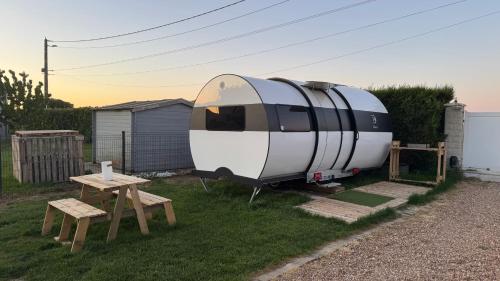 La caravane de Camille & Piscine