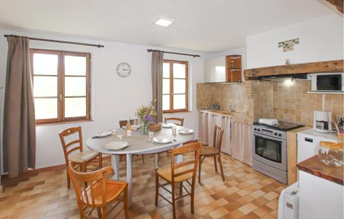 virtuve, Awesome Home In La Motte-Chalancon in La Motte-Chalancon
