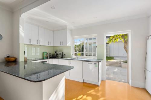 North Bondi Hideaway - image 11