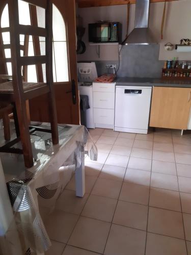 Chalet dans village in Corps