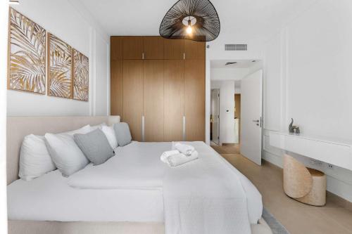 Free housekeeping visits during your stay - StayShort - Chic 1BR Retreat in Creek Beach Sleeps 4 - image 5