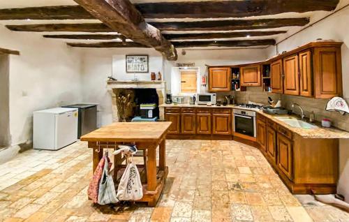 virtuve, Cottage À La Campagne (Cottage A La Campagne) in Lurais