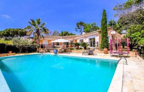 Stunning Home In Hyères With Sauna – khách sạn tại La Polynesie