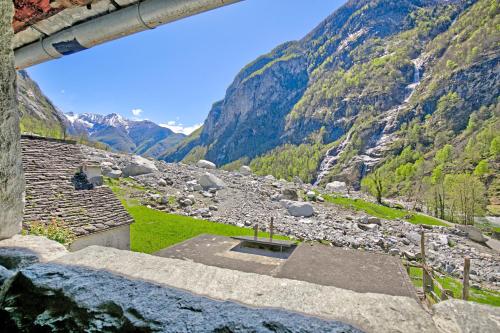 Skats, Rustico Val Bavona house - Happy Rentals in Menzonio