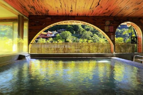 Gyógyfürdő, Fullmoon Spa in Wulai negyed