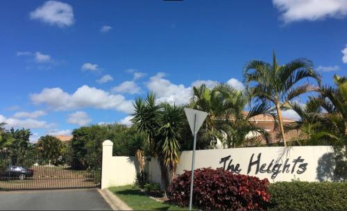 ROOM with Private Bathroom, Pool, Gym, Sauna - Shared Accommodation in Arundel, Goldcoast in Arundel
