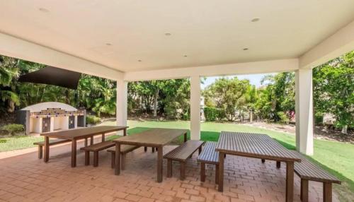 ROOM with Private Bathroom, Pool, Gym, Sauna - Shared Accommodation in Arundel, Goldcoast in Arundel