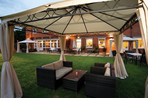 Ingresso, The Pinewood Hotel in Slough