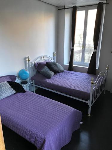 3 double beds
