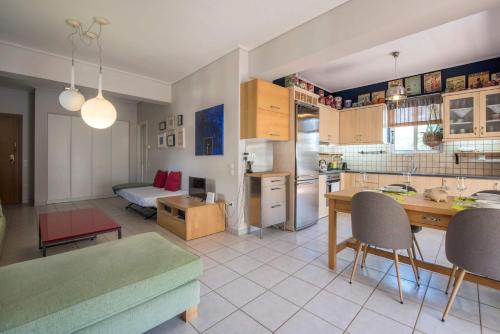 Cozy Apartment with Beautiful Balcony - image 8