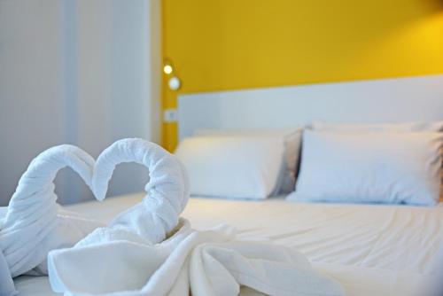 Hillside Studios & Apartments - main image