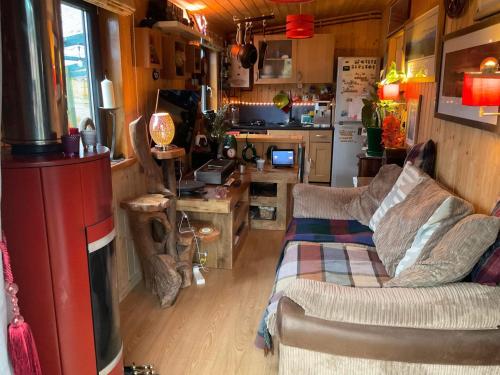кухня, Sleeps 2 includes breakfast in Inchbae Lodge