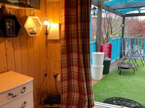 Удобства, Sleeps 2 includes breakfast in Inchbae Lodge