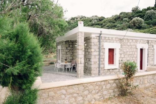 Emporios 1930, Seafront stone house in Emporios