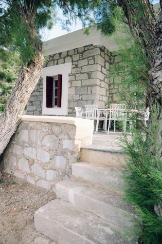 Emporios 1930, Seafront stone house in Emporios