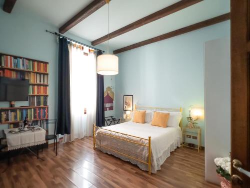 5 bedrooms, 11 beds