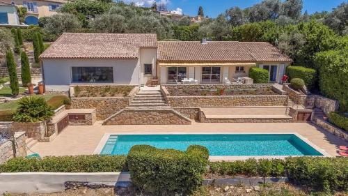 Villa With Panoramic View Near Grasse - Location saisonnière - Grasse