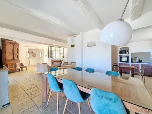 Viesnīcas āriene, Villa With Terrace And Heated Pool Near Nice in Colomars
