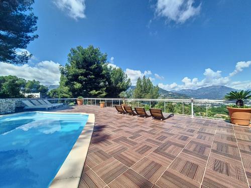 Viesnīcas āriene, Villa With Terrace And Heated Pool Near Nice in Colomars