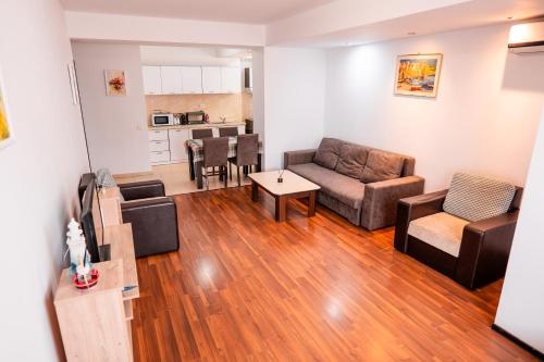 Summerland Lake View Apartament