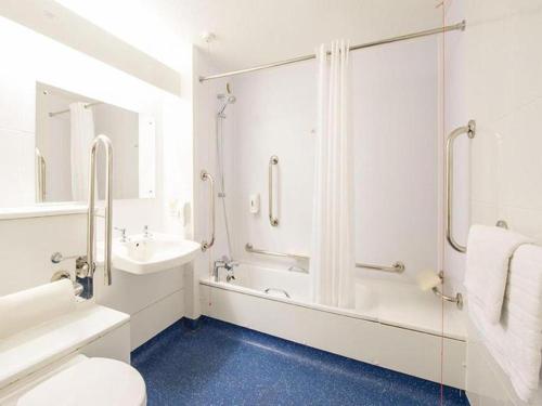 Travelodge Wakefield Woolley Edge M1 Northbound – West Bretton