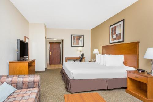 Days Inn by Wyndham Phenix City Near Fort Benning