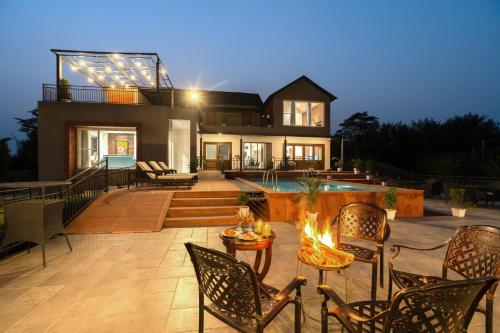 Falak Farms- Villa with Pool,Jacuzzi in Chandigarh in Palanpur