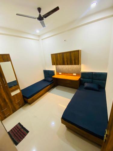Shree Ji Girls Hostel