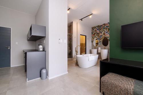 MINT Express Melrose View Room Type - Executive Suite