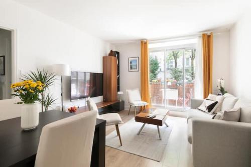 42 m apartment with balcony and air conditioning