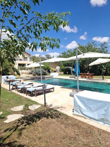 Art of Living, Pool Villa in Nature, central Israel