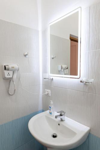 Center Apartments - image 5