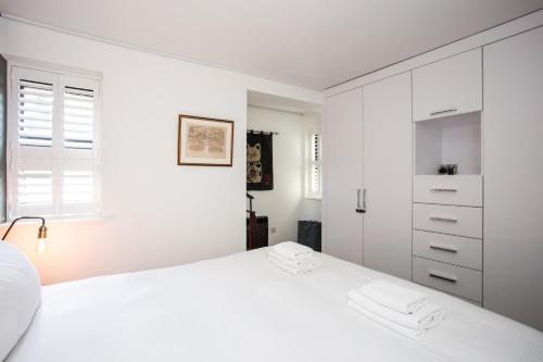 Stunning 1 Bedroom Apartment nearby Borough Market - image 24