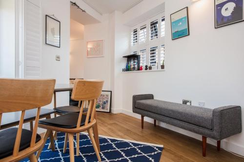 Stunning 1 Bedroom Apartment nearby Borough Market - image 21