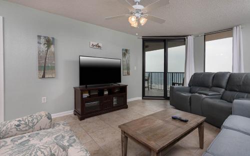 Phoenix East 2 - 2064 condo in Waterfront/beach