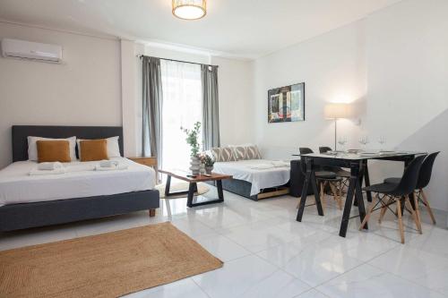 Trendy Studio Escape with Patio  in Zografou - image 7
