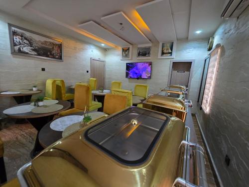 ห้องอาหาร, Trev Hotels and Suites in อซาบา