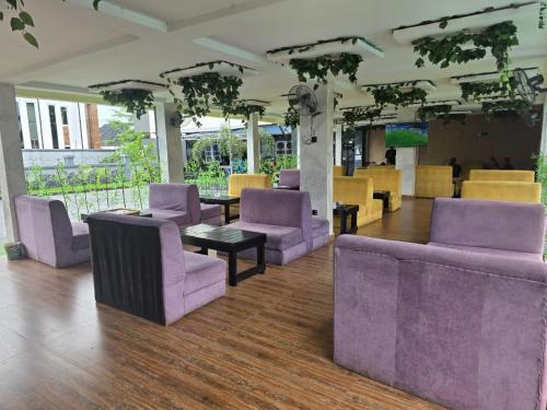 ผับ/เลาจน์, Trev Hotels and Suites in อซาบา