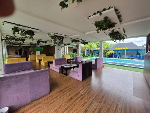 ผับ/เลาจน์, Trev Hotels and Suites in อซาบา