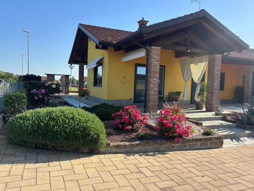 2 bedrooms, 4 beds