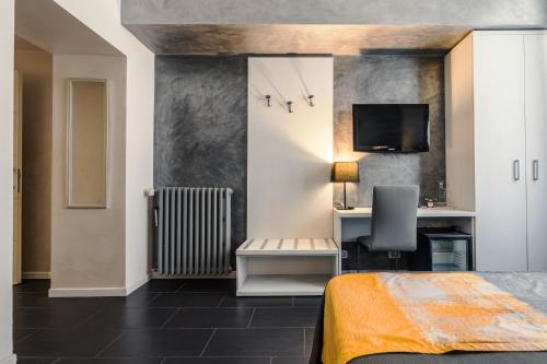 Grey&White B&B - image 23