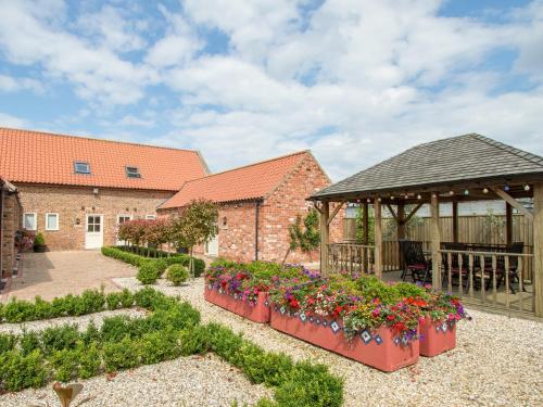 Viesnīcas āriene, Mill House in North Somercotes
