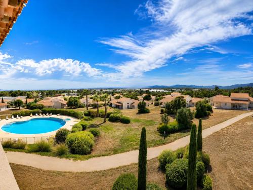 Aed, Séjour en résidence avec piscine Signes Le Castellet (Sejour en residence avec piscine Signes Le Castellet) in Signes