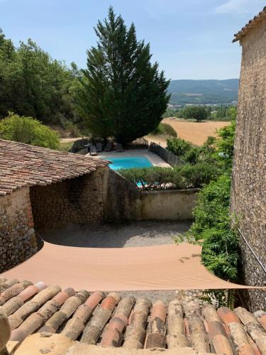 Skats, Mas provençal avec piscine pour vacances en famille ou amis (Mas provencal avec piscine pour vacances en famille ou amis) in Estoublon
