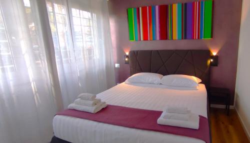 Ancient Rome Colosseum modern and bright apartment, Рим