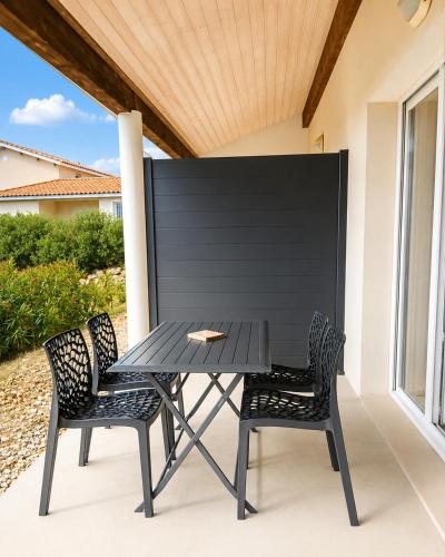Seadmed, Séjour en résidence avec piscine Signes Le Castellet (Sejour en residence avec piscine Signes Le Castellet) in Signes