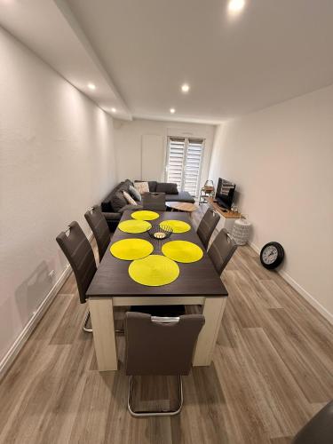 Grand T4 moderne à Forbach Wi-Fi & Parking (Grand T4 moderne a Forbach Wi-Fi & Parking) in Forbach