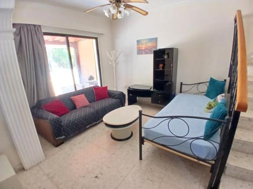 Miltos beach House – khách sạn tại Pyla