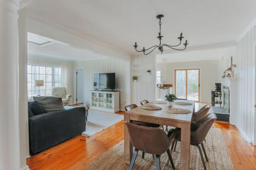 Artisan's Cottage - image 2