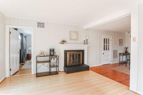 Artisan's Cottage - image 10